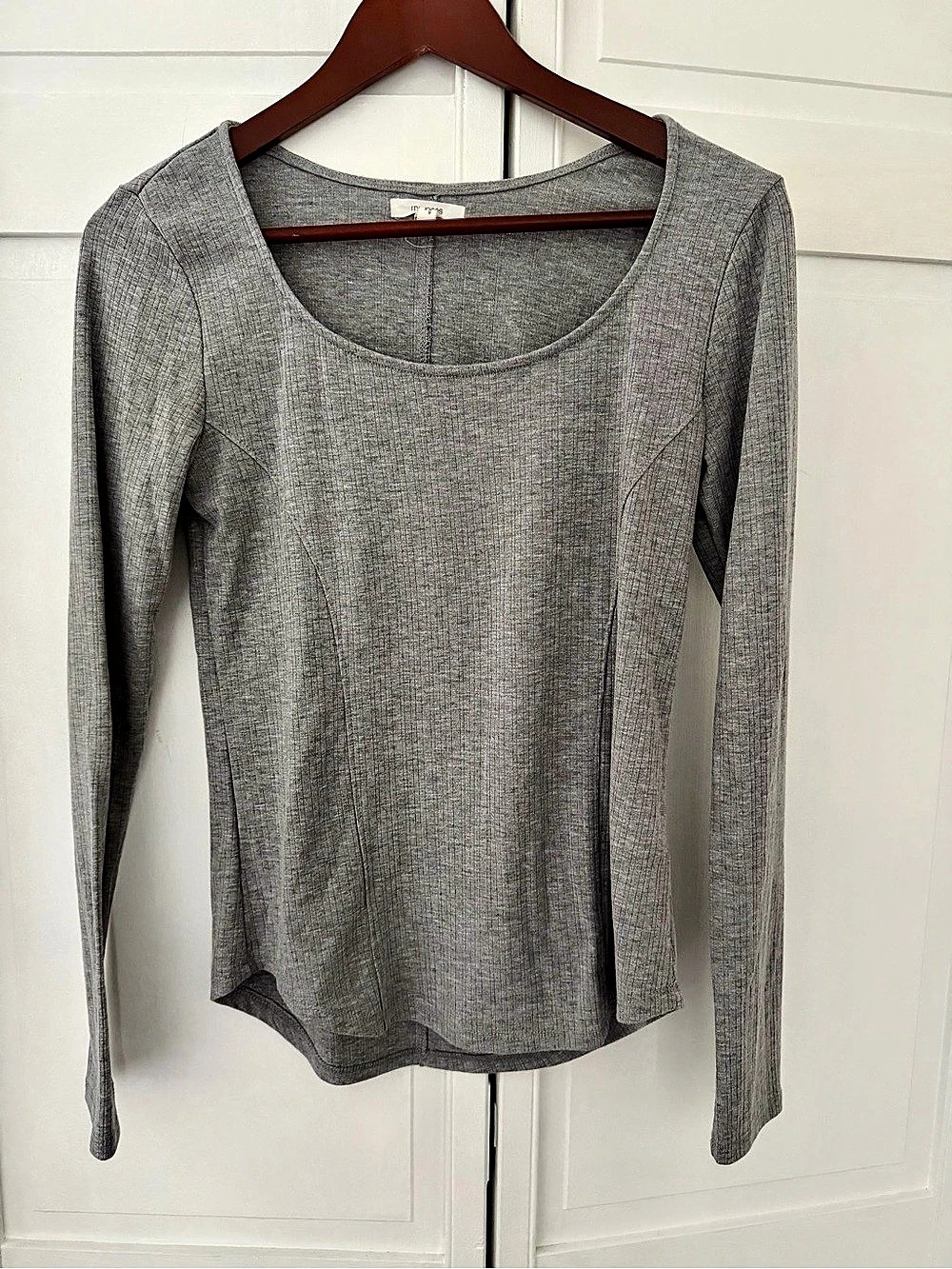 Maurices Long Sleeve Scoop Neck Gray Small Like New